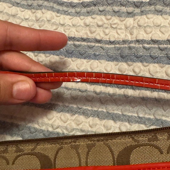 Coach wristlet - Picture 5 of 8